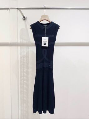 🚩steal CHANEL Navy Ribbed Sleeveless Midi Knit Dress